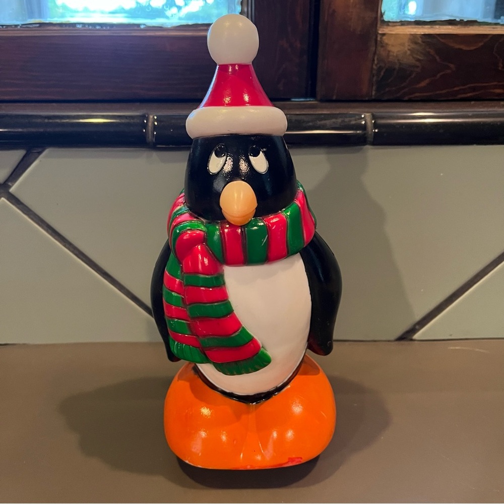 General Foam Blow Mold Chilly Willy Penguin